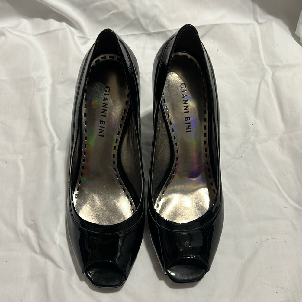 Gianni Bini open toe heel